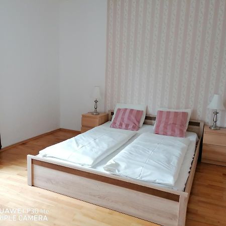 Fukas Apartments Nitra Exterior foto